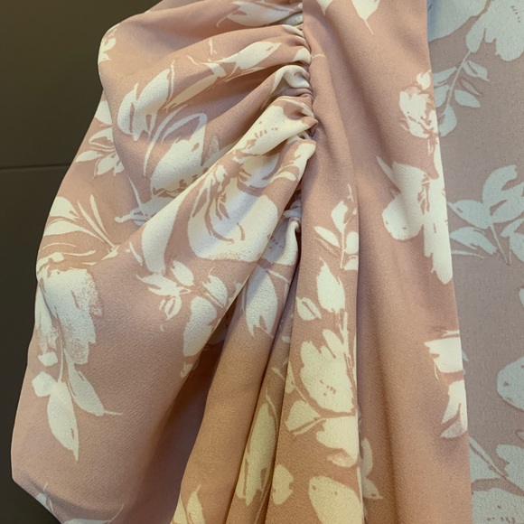 NanaMacs “A Love For the Ages Floral Puff Sleeve Wrap Top” in Blush, Size Medium - Picture 6 of 6